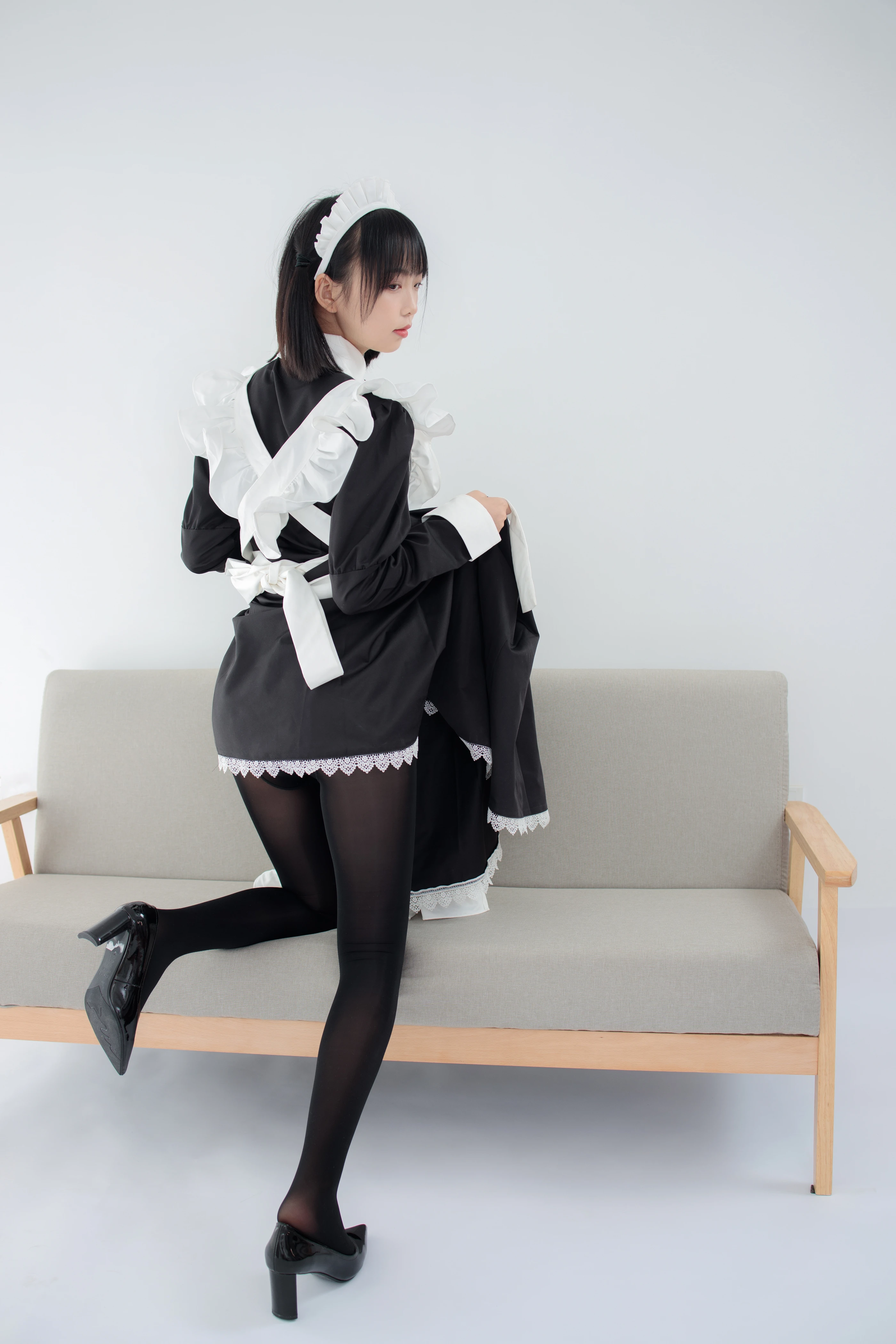 森萝财团 JKFUN-029 卉女仆 踩物 80D黑丝 [67P 1V]插图6